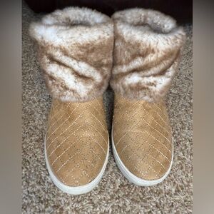 Kid’s Tan Quilted Winter Boots with Faux Fur